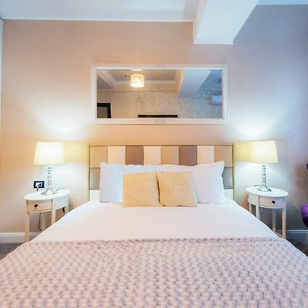 Hotel Brater Luxury Bucarest Esterno foto