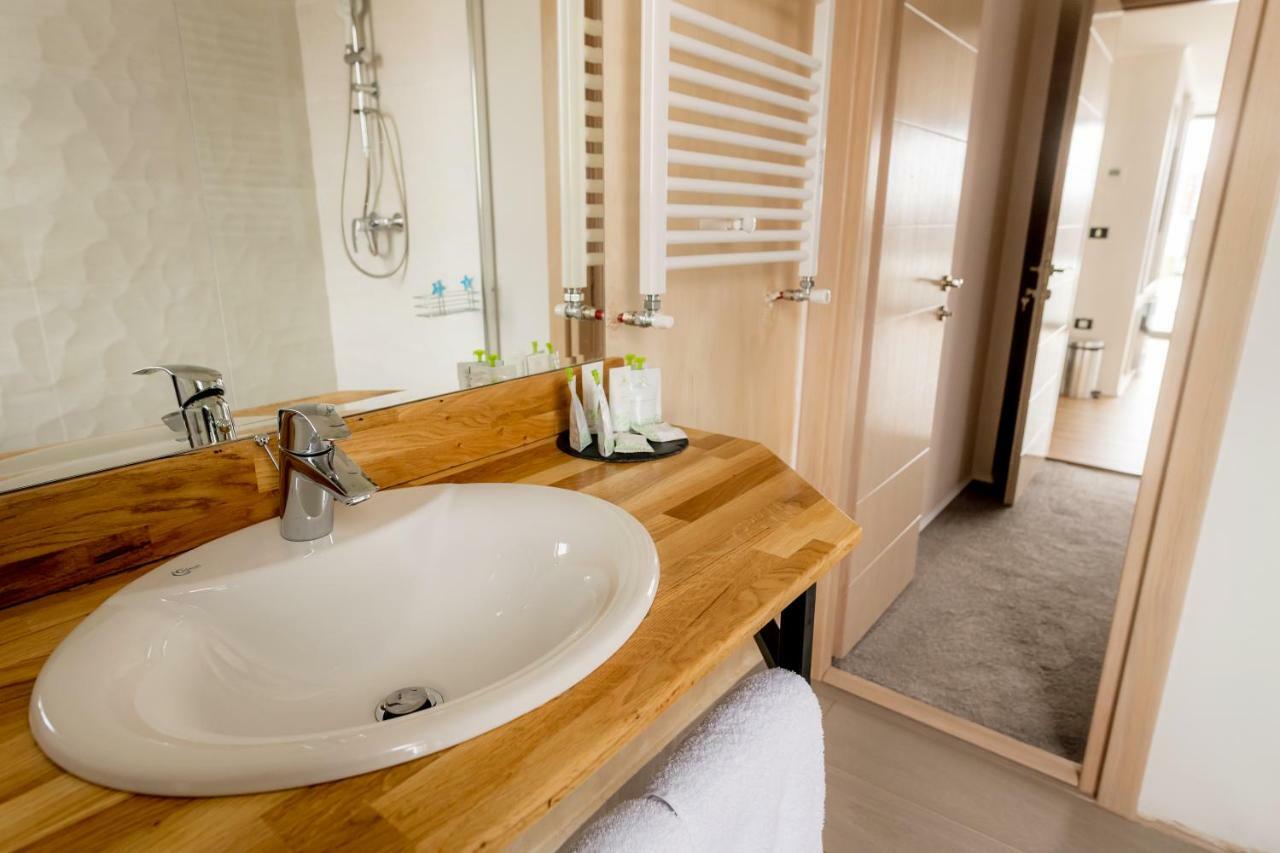 Hotel Brater Luxury Bucarest Esterno foto