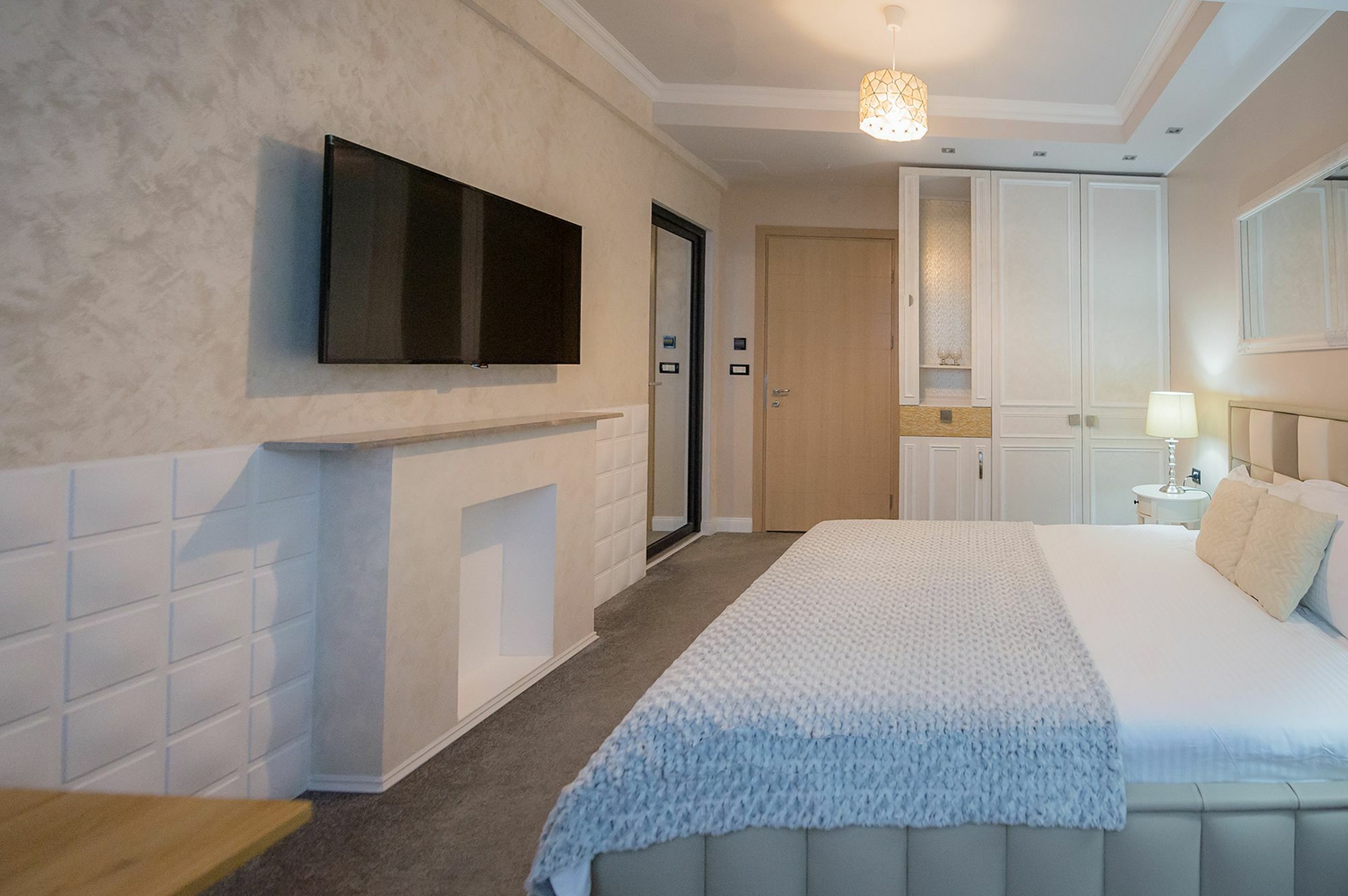 Hotel Brater Luxury Bucarest Esterno foto